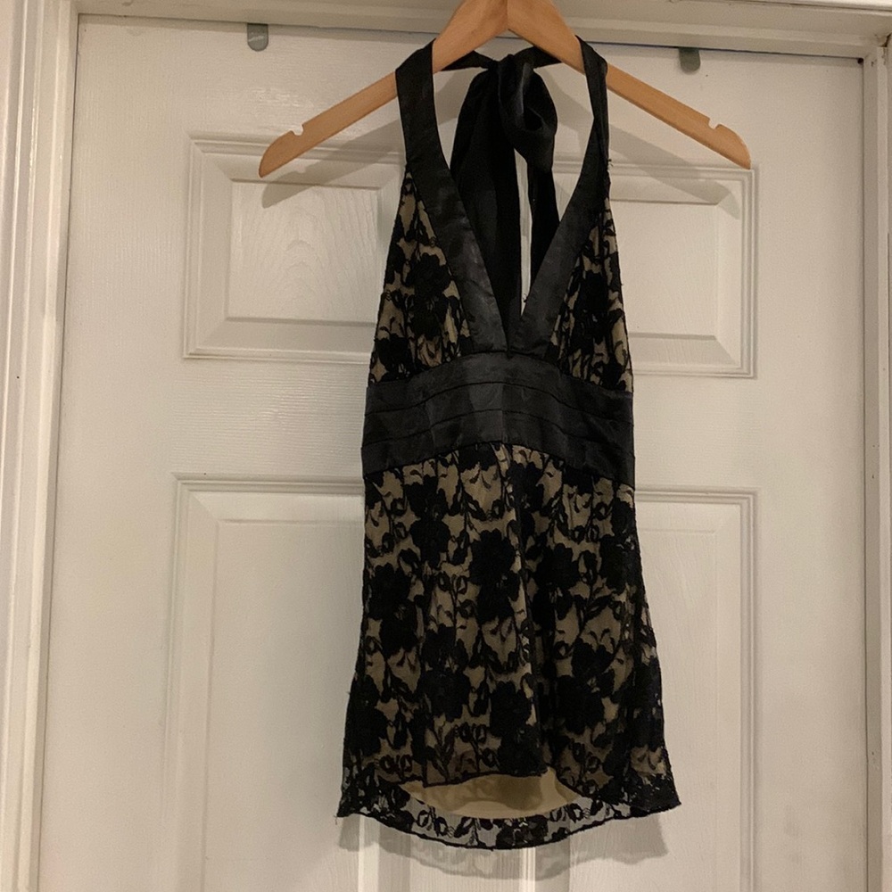 ❤ HALTER LACE TOP - SIZE L